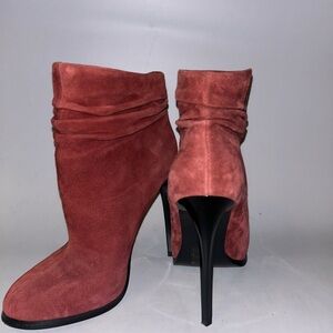 Euc high heeled Booties